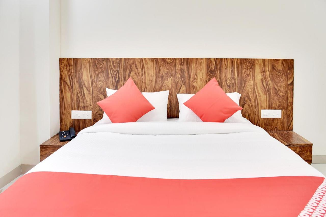 Oyo 40146 Hotel Continental Бхопал Номер фото